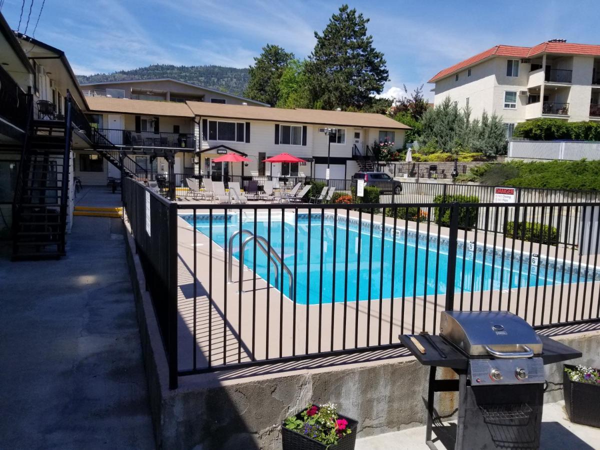 Osoyoos Lakeview Inn & Suites Exterior photo