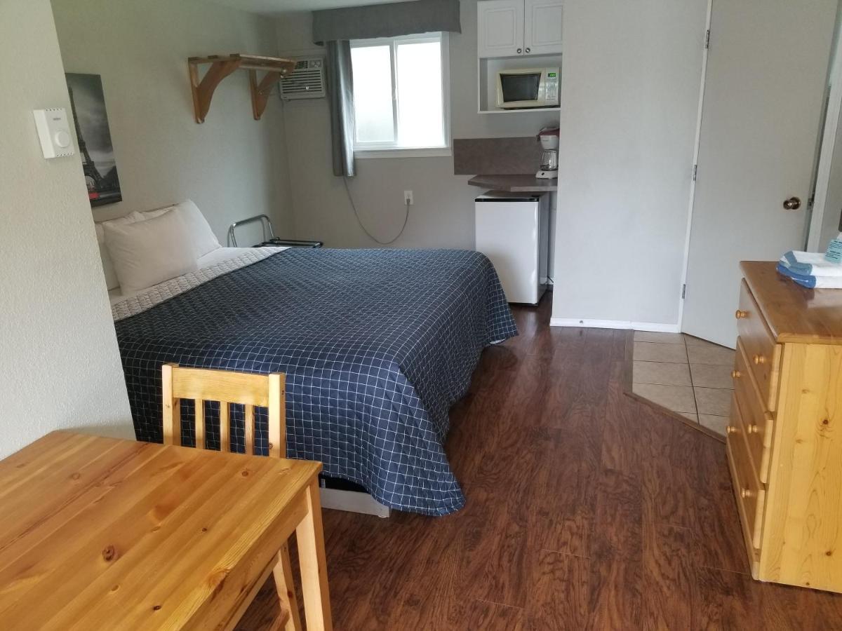 Osoyoos Lakeview Inn & Suites Room photo