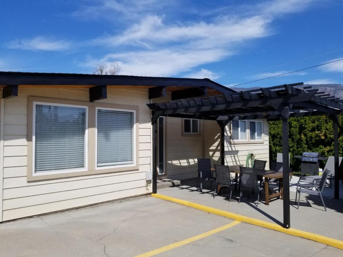 Osoyoos Lakeview Inn & Suites Exterior photo
