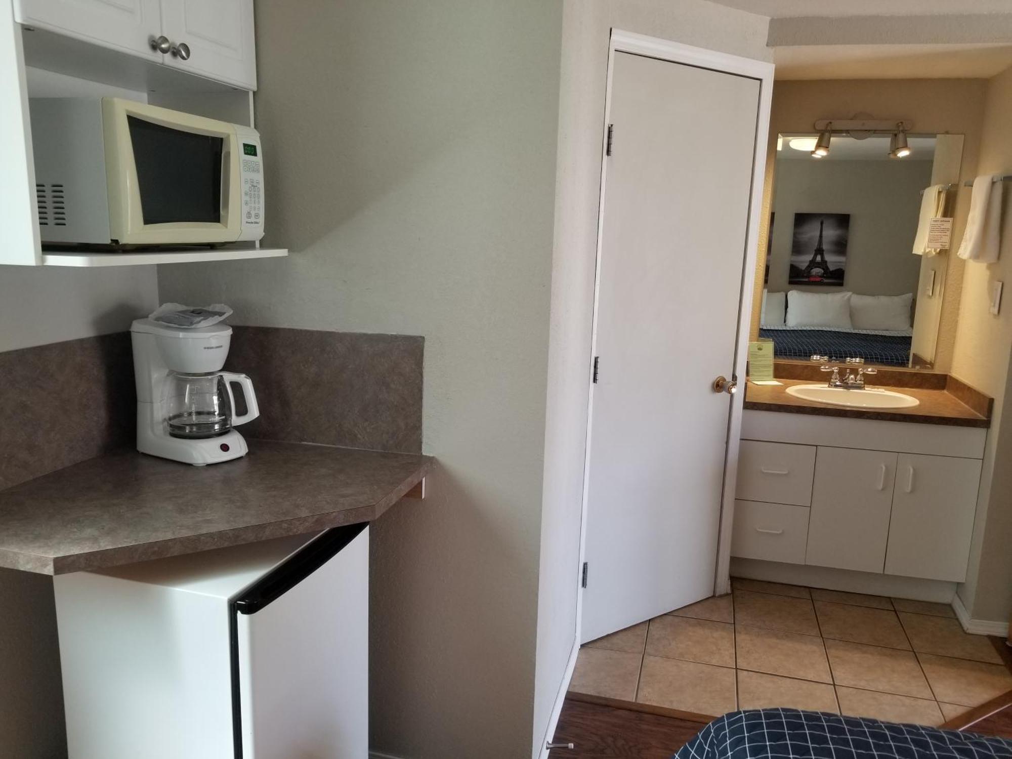 Osoyoos Lakeview Inn & Suites Room photo